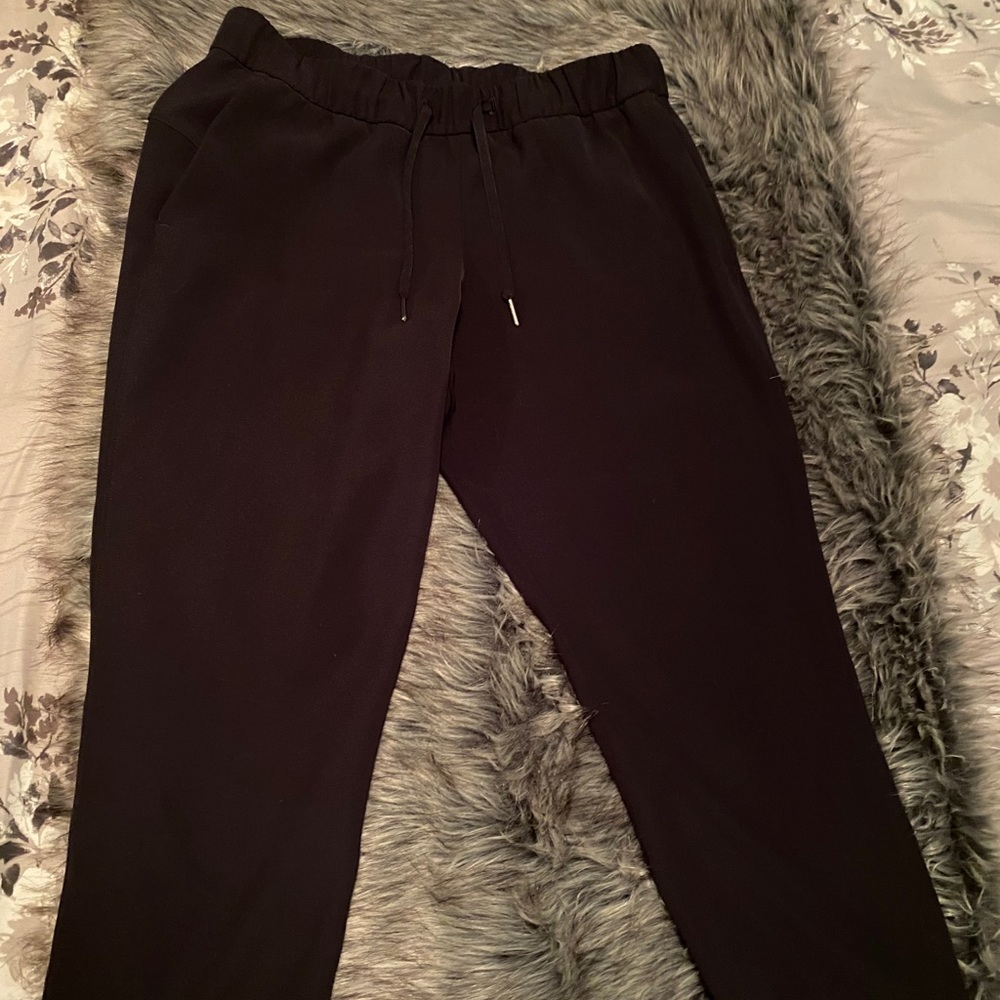 Lululemon cropped pants